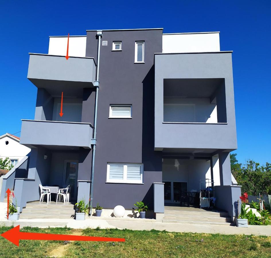 Apartmani Mira Nin Bagian luar foto