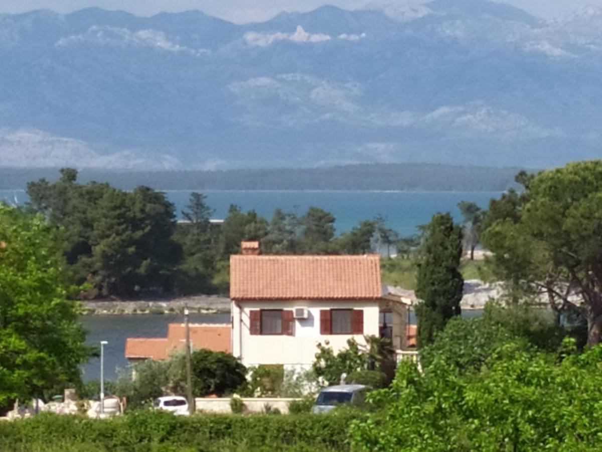 Apartmani Mira Nin Bagian luar foto