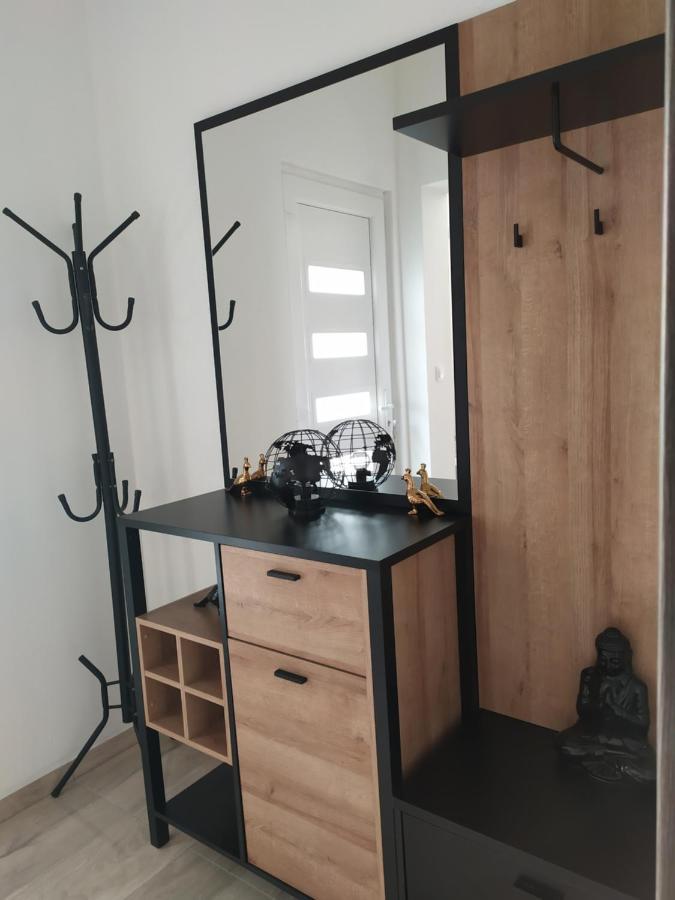 Apartmani Mira Nin Bagian luar foto