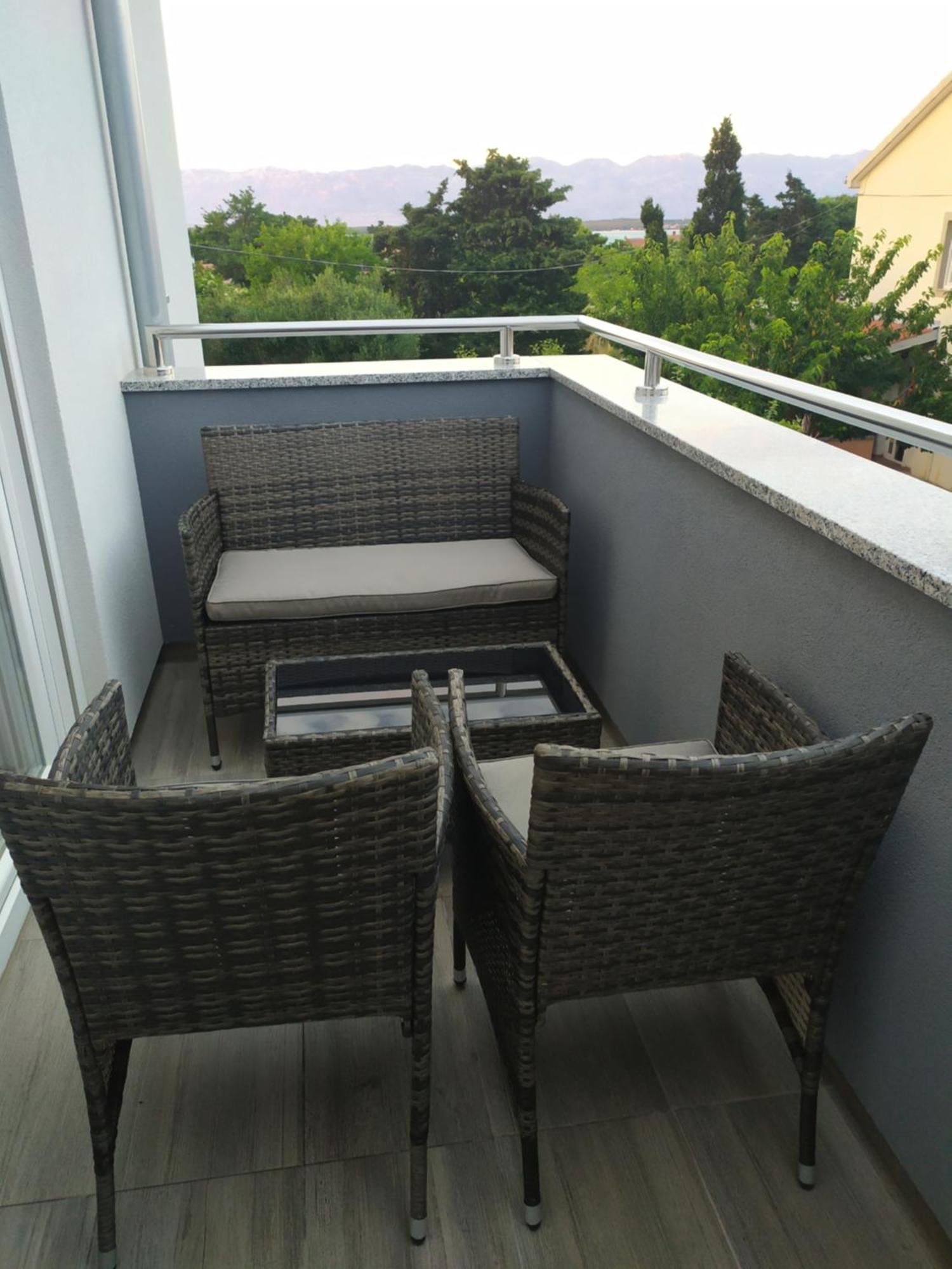 Apartmani Mira Nin Bagian luar foto